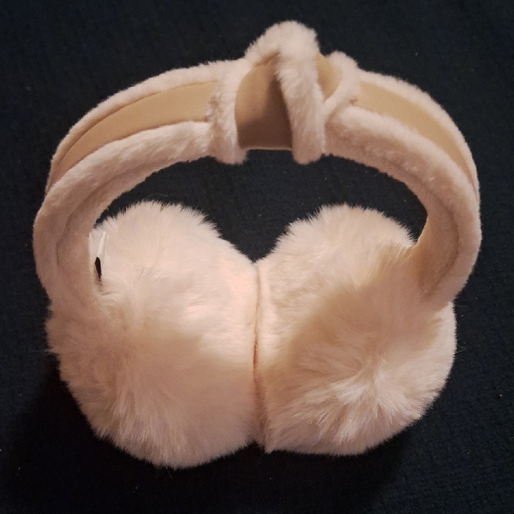 Aspen Cream Fluffy Earmuffs